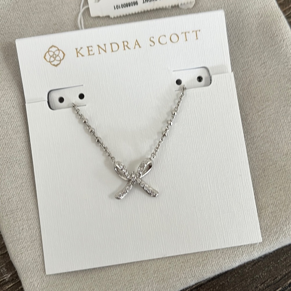 NWT Kendra Scott Sasha Pendant Necklace
